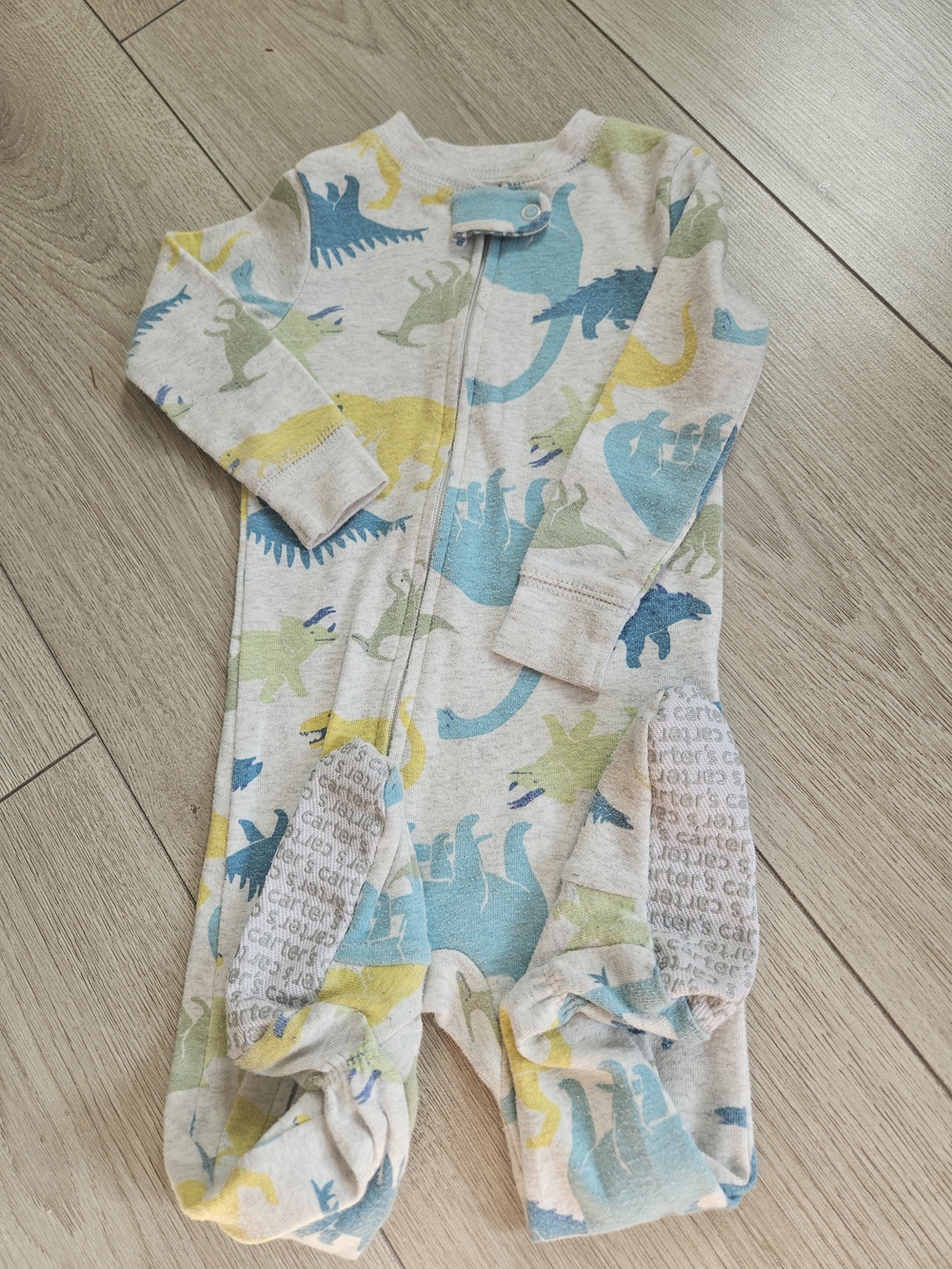 ​Carter's Child of Mine Baby Boys Gray Dinosaur Footed Pajamas Sleeper 12M 🩷